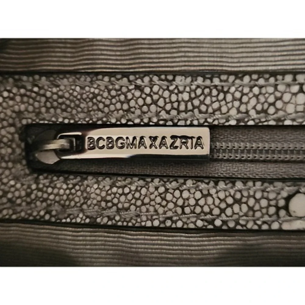 BCBGMAXAZRIA‎ STEPHANY FAUXSTINGRAY CLUTCH